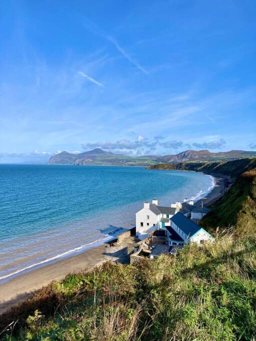 Beach Front Apartment Pwllheli Exterior photo